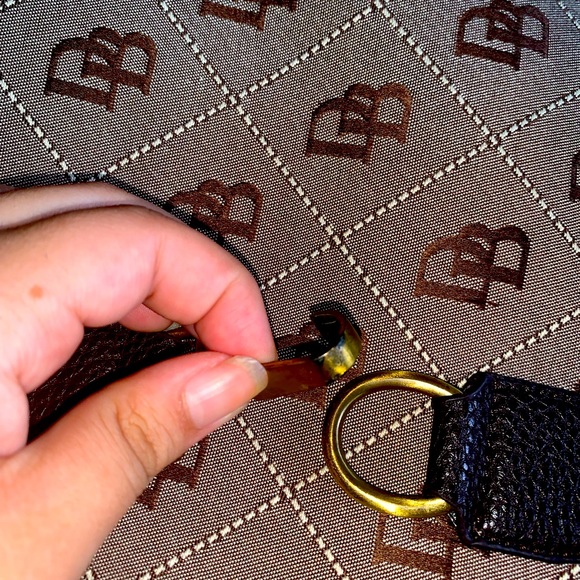 Classic Brown and Tan Dooney & Bourke Purse with clasp - Picture 13 of 15